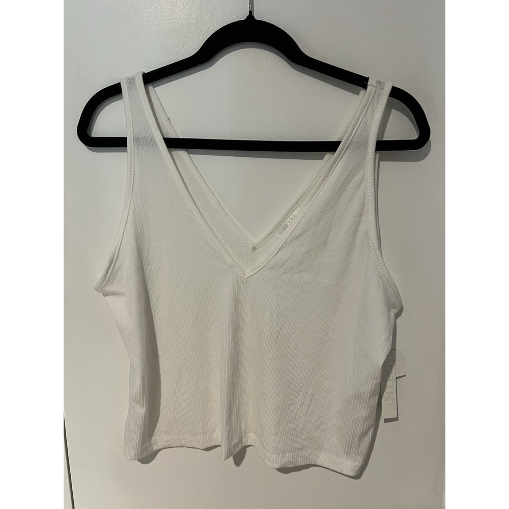 NWT Abound Women's XXL Sleeveless White‎ Tank V-Neck Ribbed Stretch Crop